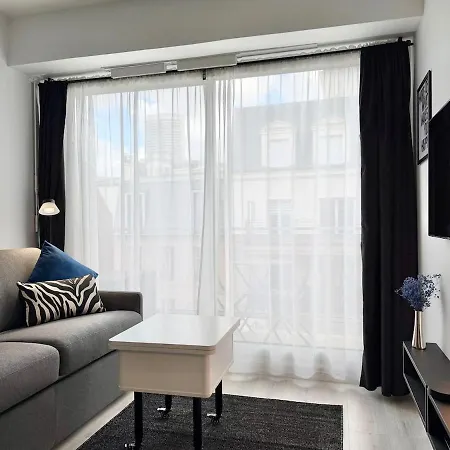Charming Studette With Balcony Paris La Defense *